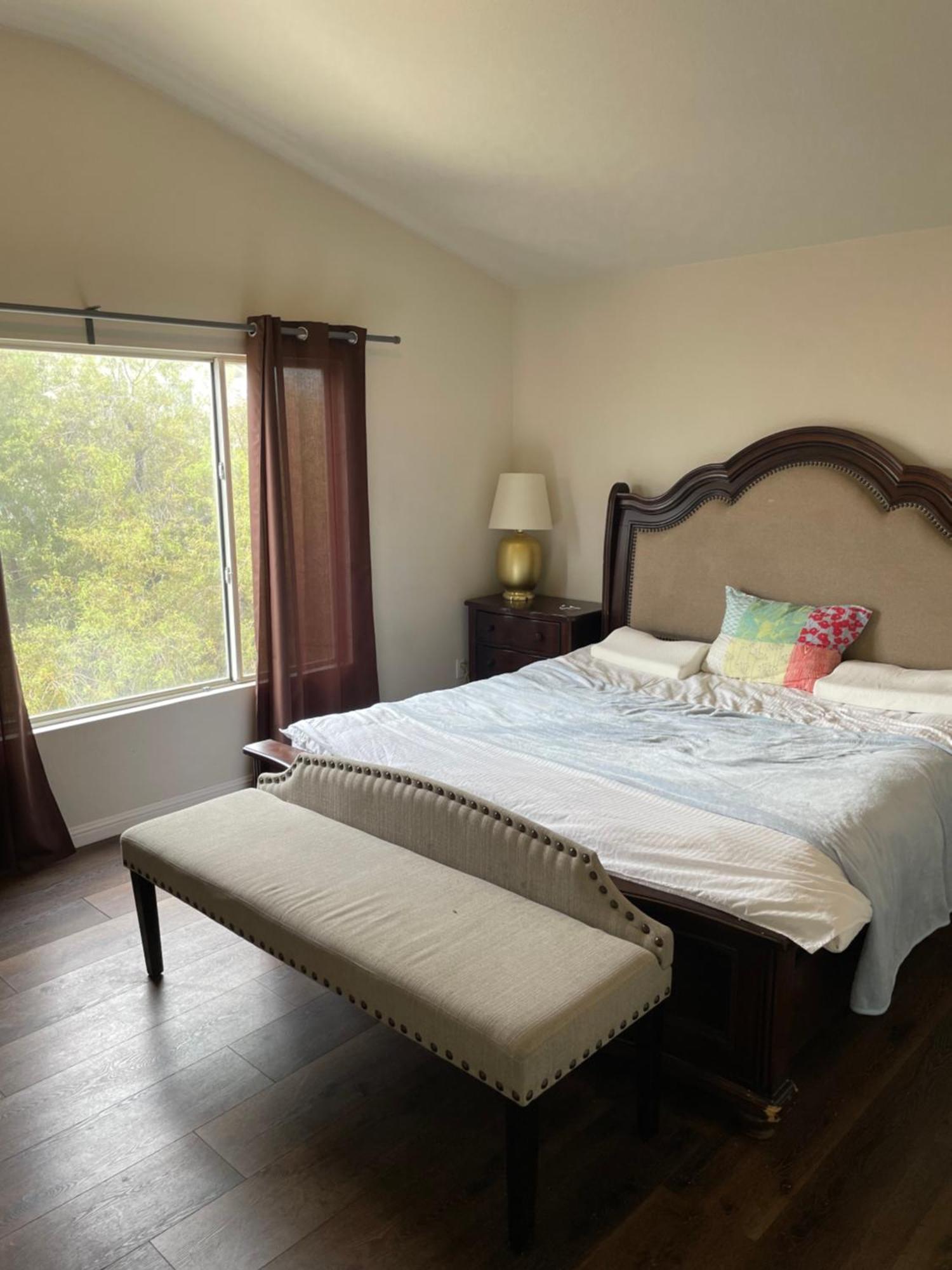 Master Bedroom Inside A Gorgeous In A Beautiful Neighborhood Privatunterkunft